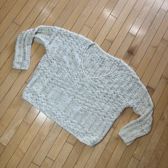 URBAN OUTFITTERS Open Weave V Neck Chunky Sweater Size XS - Picture 2 of 8